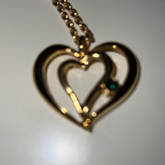 Avon Gold-Toned Floating Heart Green Stone Necklace Length - Picture 5 of 11